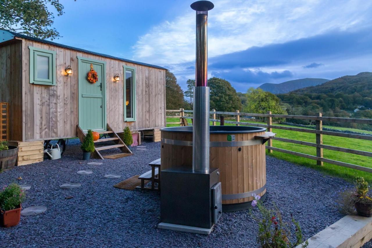 Elephant View Shepherds Hut Caernarfon Exterior photo